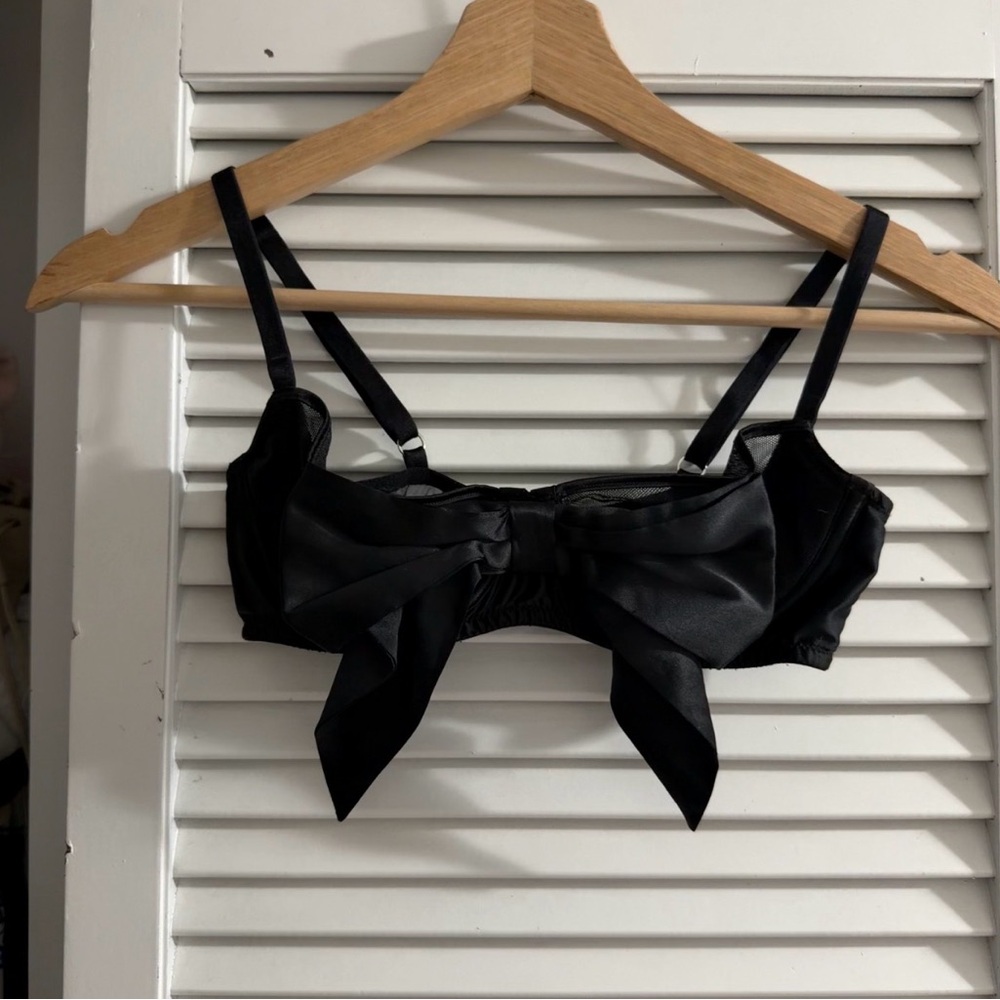 Victoria’s Secret Black Satin Bow Balconette Bra | Discontinued Style | 32A